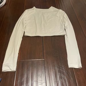 White long sleeve crop top
